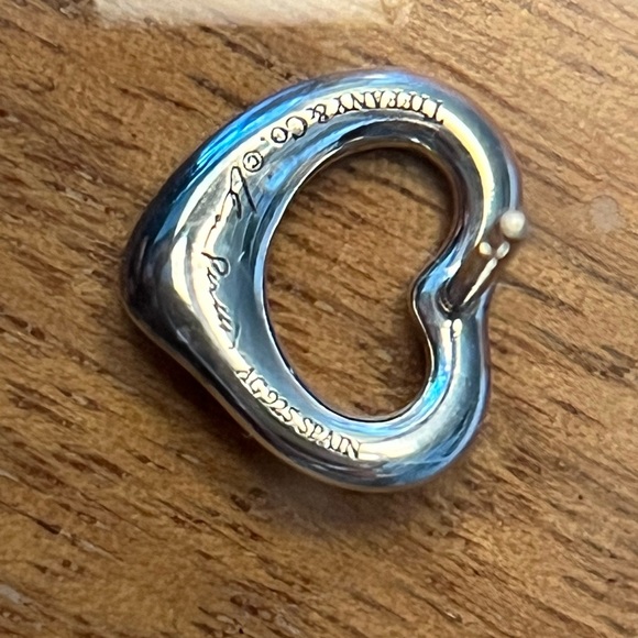 Tiffany & Co. Elsa Peretti Silver Heart Earrings - Picture 12 of 15